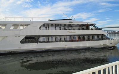 NJ charter yacht 117 starboard